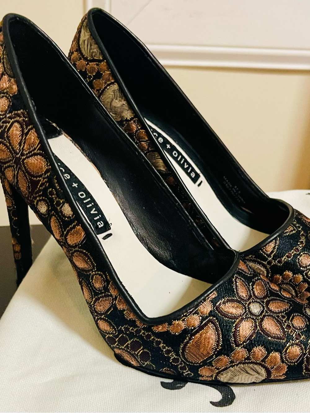 Alice + Olivia Black Pumps with Gold Floral Embroidery